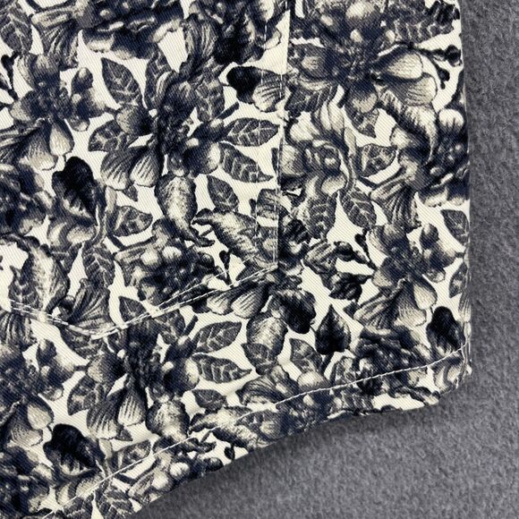 H&M Shorts Womens 8 Black White Floral Print Mid Rise Cotton Stretch Summer - Picture 12 of 13